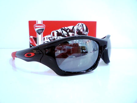 OAKLEY%20PIT%20BULL%20DUCATI%20OO9161-10[1].jpg